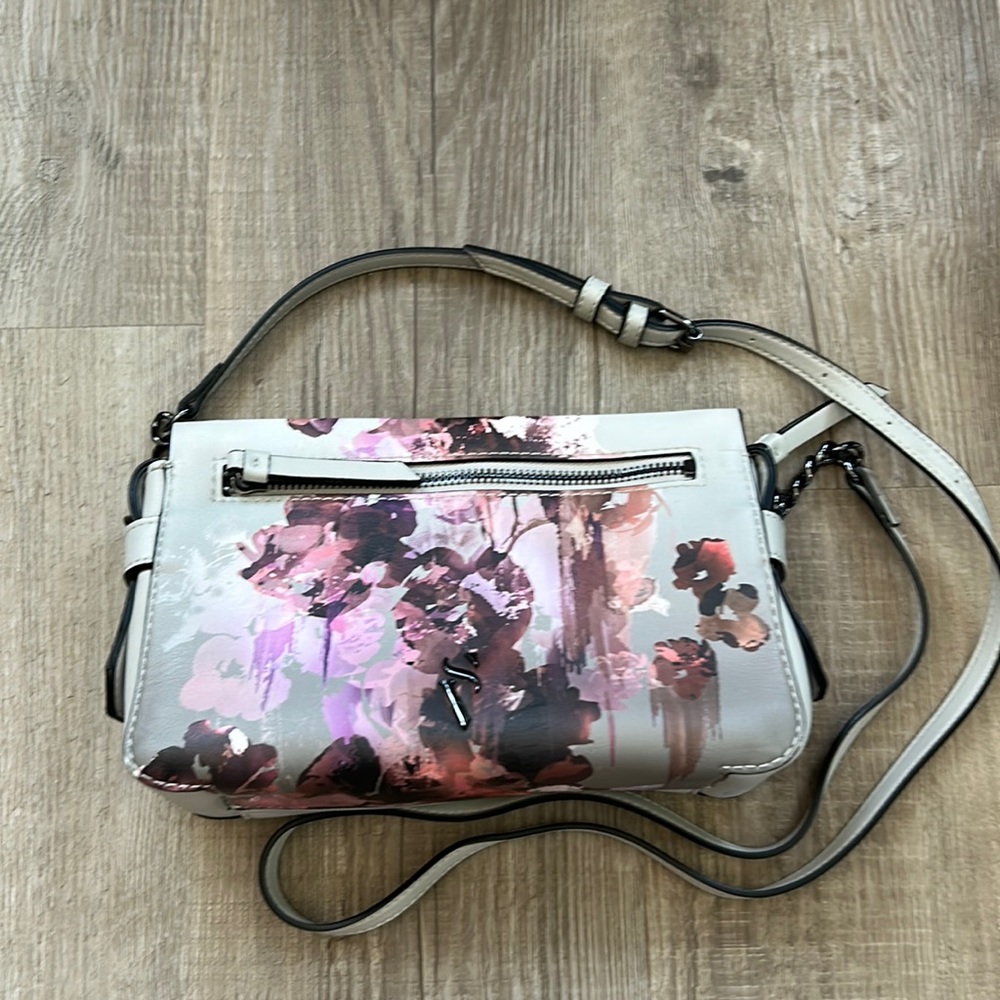 Simply Vera Wang Floral Crossbody